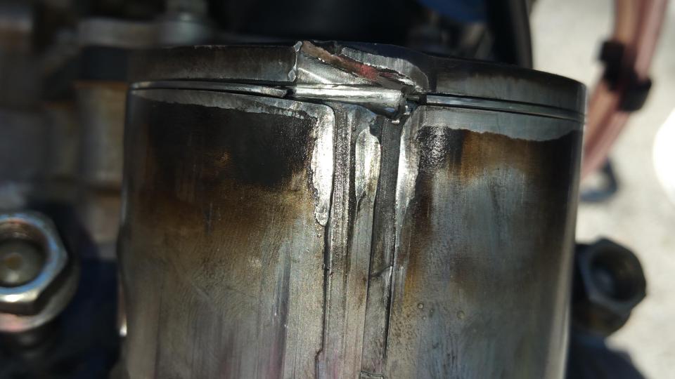 2 pistons with cracked ringlands post mortem - LS1TECH - Camaro and  Firebird Forum Discussion