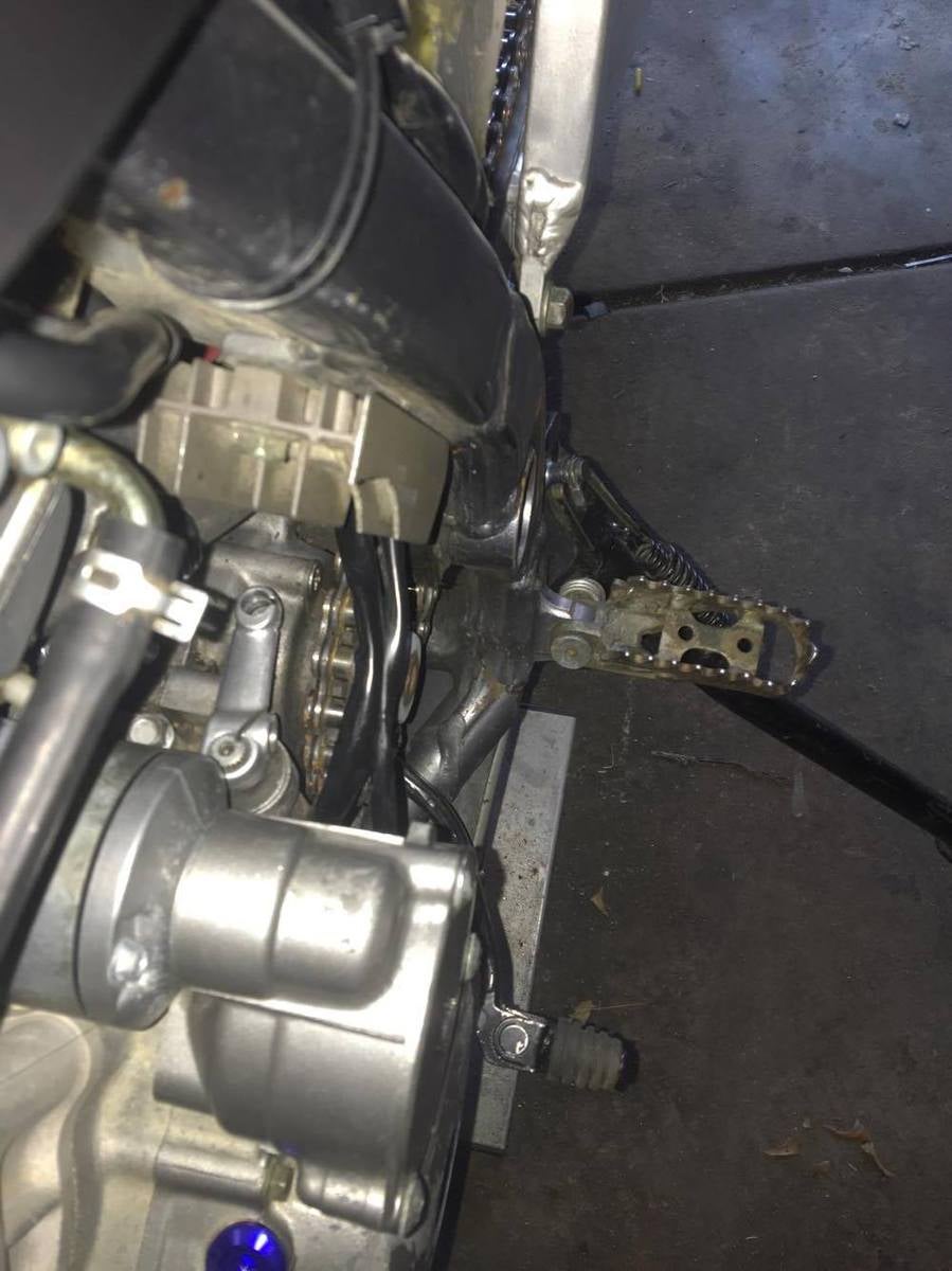 How can I tell if the clutch arm is in the right position? DRZ400/E/S