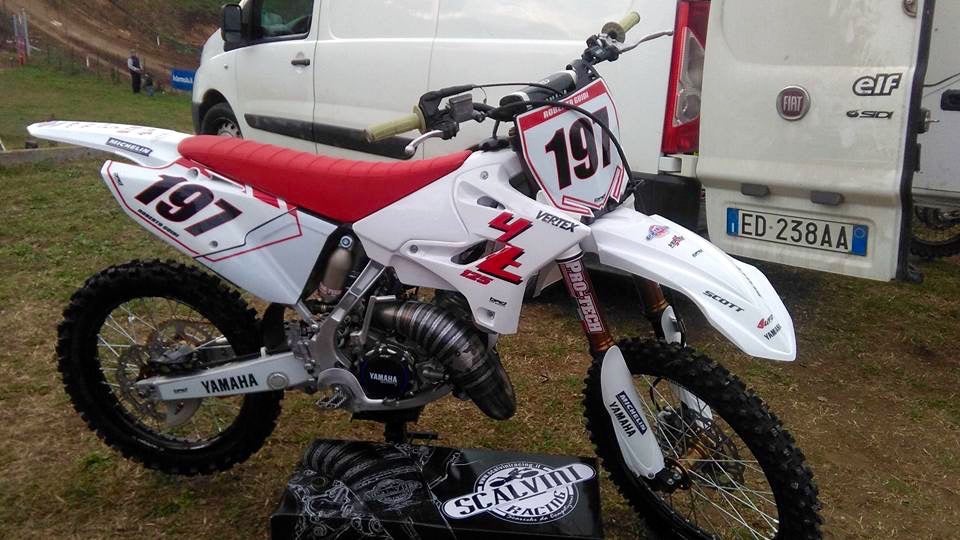 Yz 125 Retro White Plastics And Red Seat Cover And Graphics Kit Yamaha 2 Stroke Thumpertalk