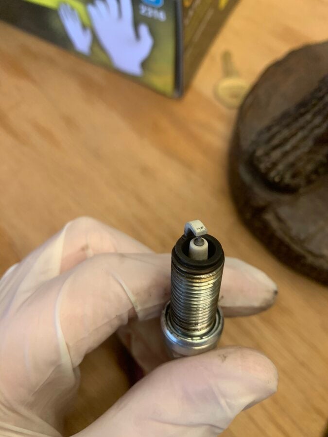 Does this spark plug look like the bike is running rich/lean? 250530