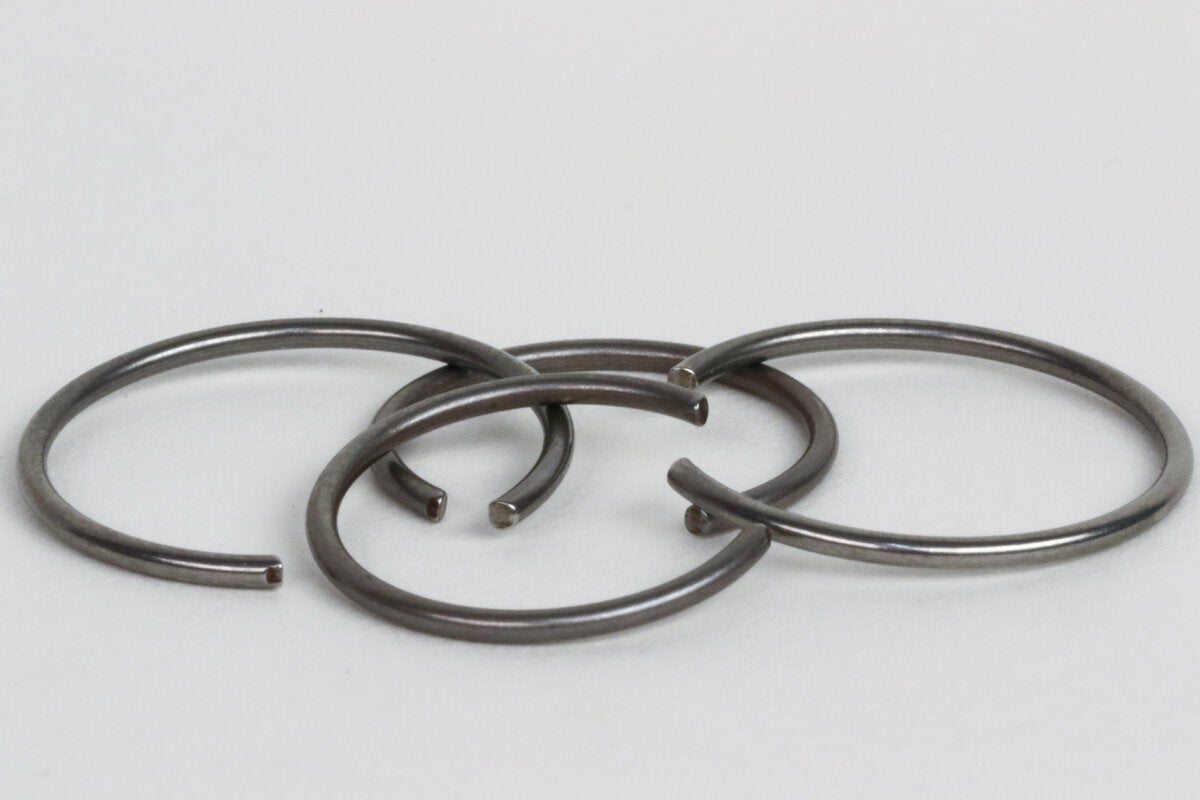 Piston Tips and Tricks How to Install Wire Locks Articles ThumperTalk