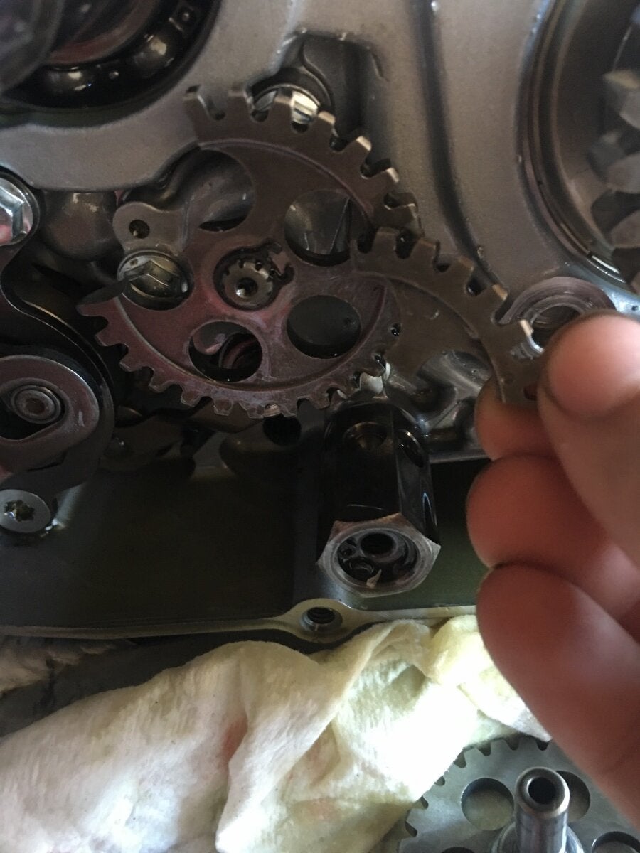 Broken Oil Pump Gear KX450F/X ThumperTalk
