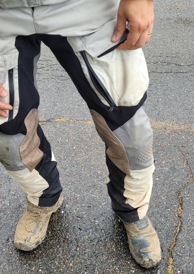 pants-leatt-multitour-7.5-1451x2048.thumb.jpg.05645de2cfe3c0fcdc38b209f827d1a6.jpg